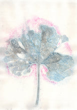 Indlæs billede til gallerivisning Original botanisk kunsttryk af blad i turkis og pink toner. 29,7x42 cm.