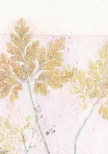 Indlæs billede til gallerivisning Original botanisk kunsttryk af blade i pink og gule toner. 20,4x26,6 cm.